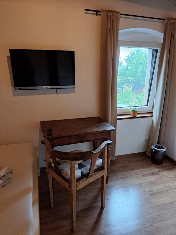 Single Room with Garden View room - Image 1