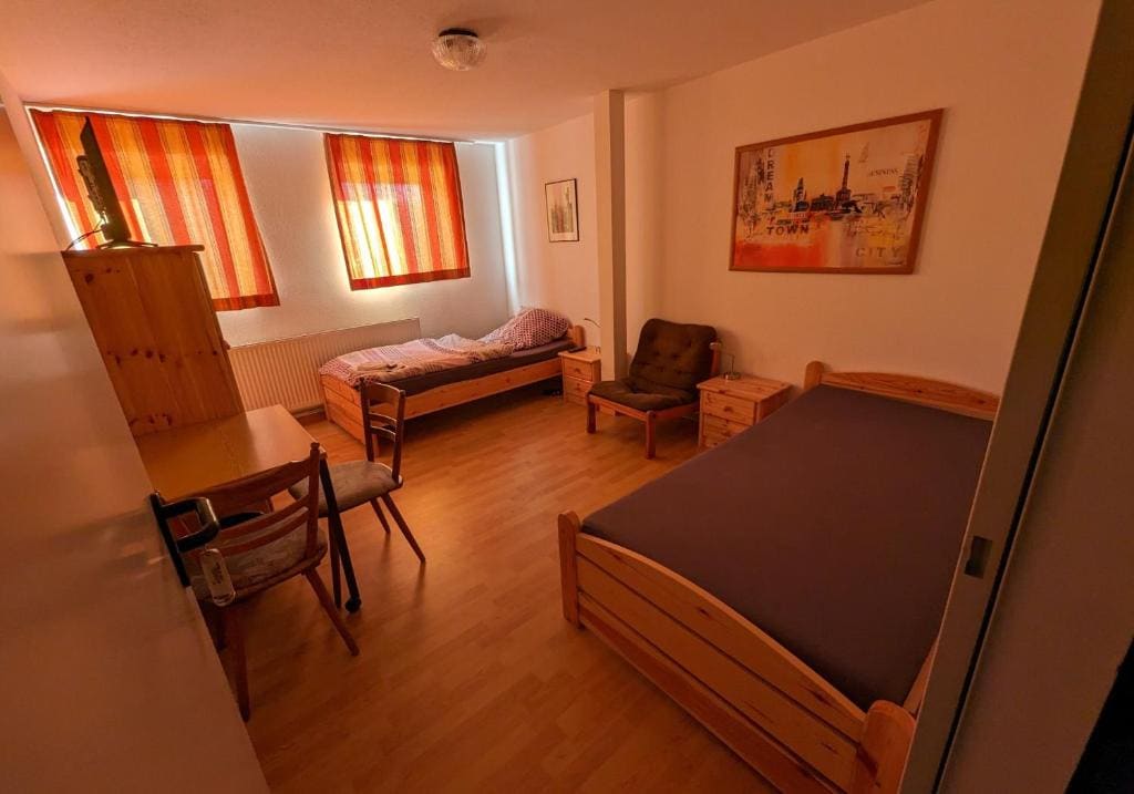 Budget Twin Room room - Image 2