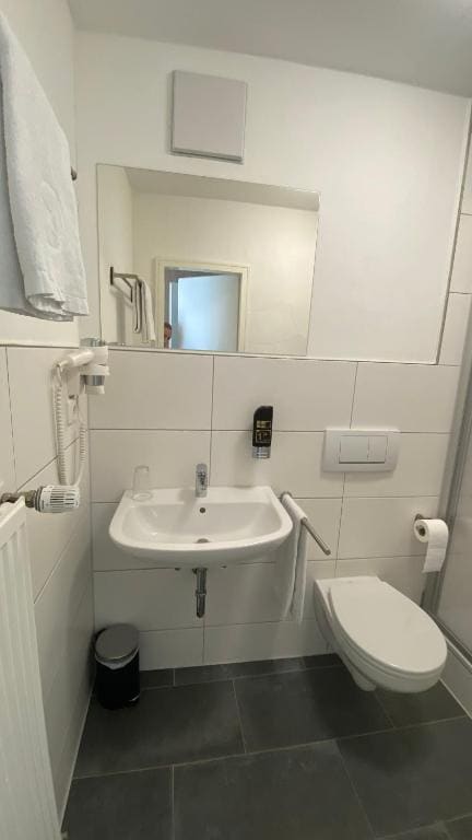 Double Room with Shared Bathroom room - Image 1