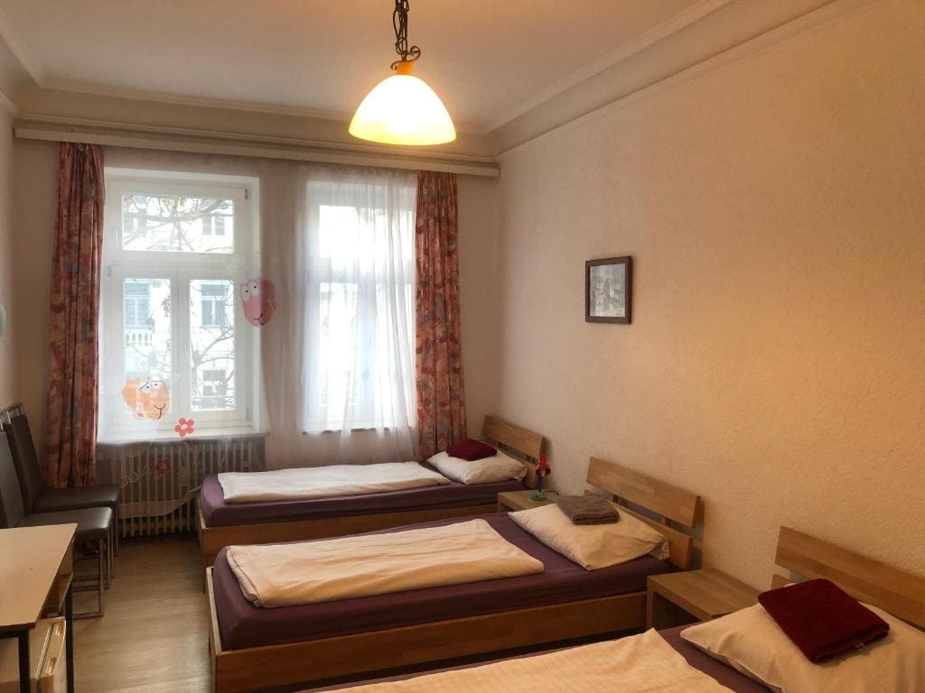 Standard Twin Room room - Image 1