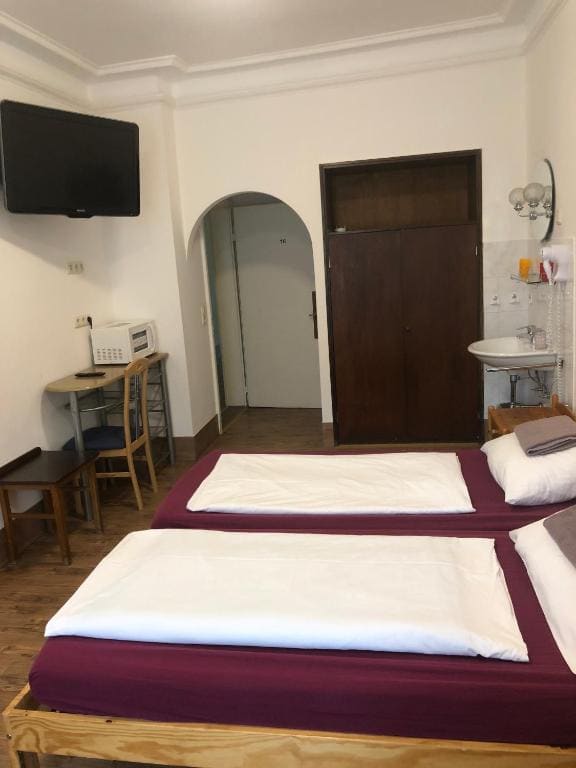 Triple Room with Shared Toilet room - Image 2