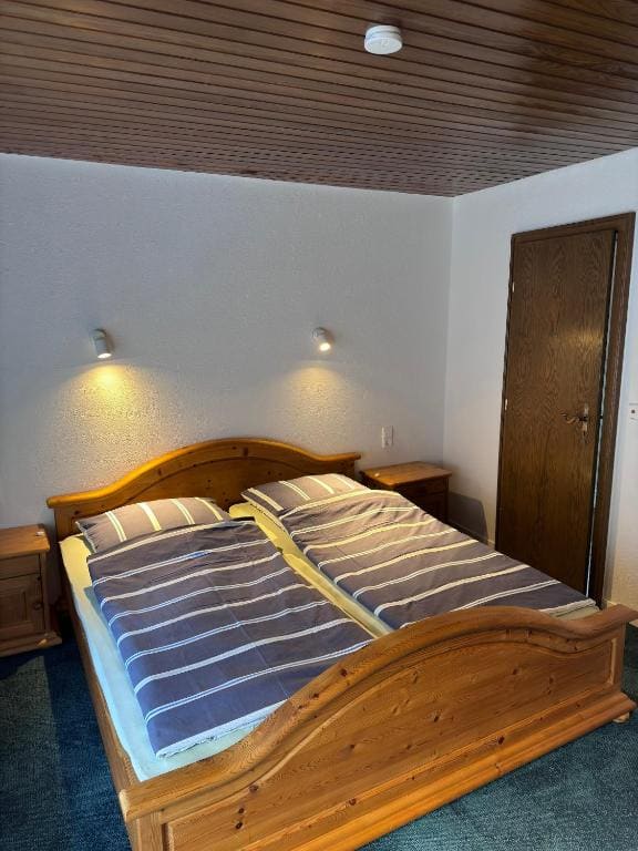 Double Room with Balcony room - Image 3