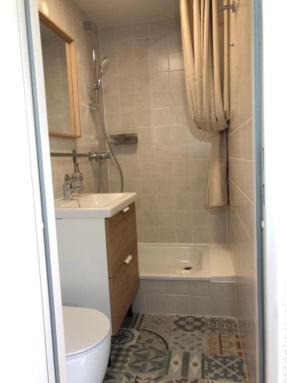 Double Room with Private Bathroom room - Image 2