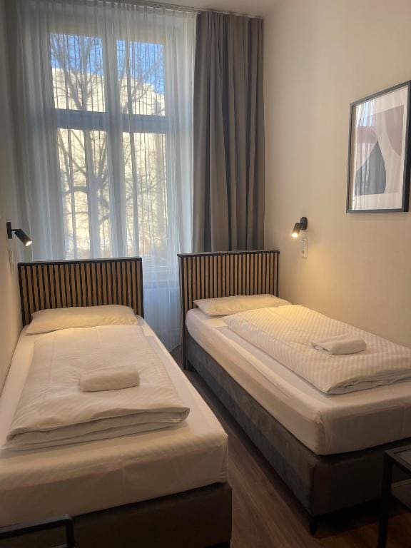 Twin Room room - Image 3