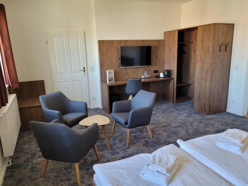 Deluxe Triple Room room - Image 2