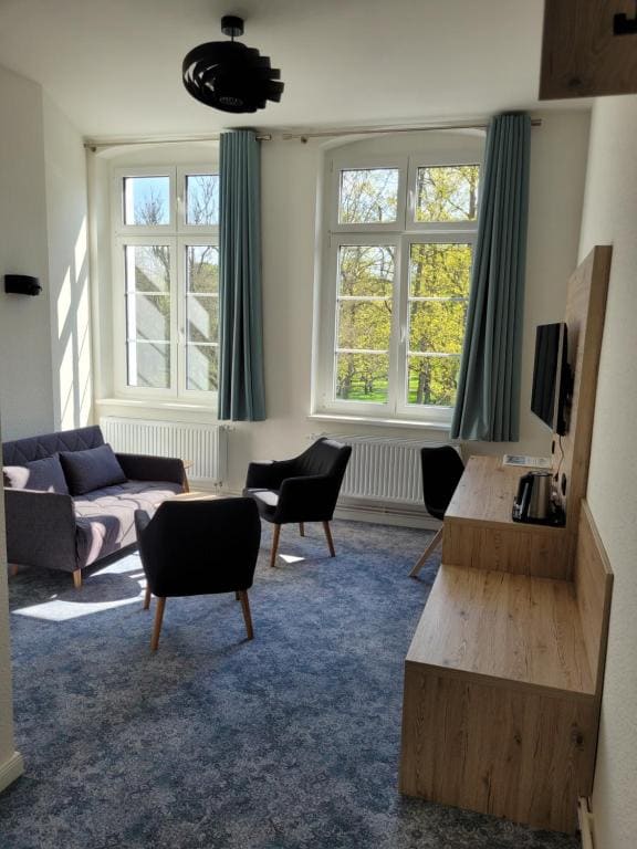 One-Bedroom Suite room - Image 3