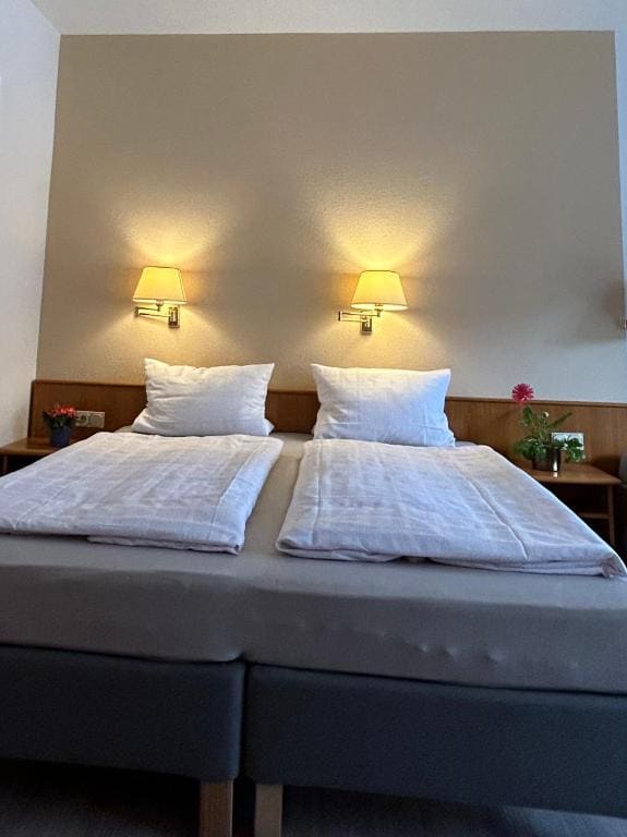 Double Room with Mountain View room - Image 1