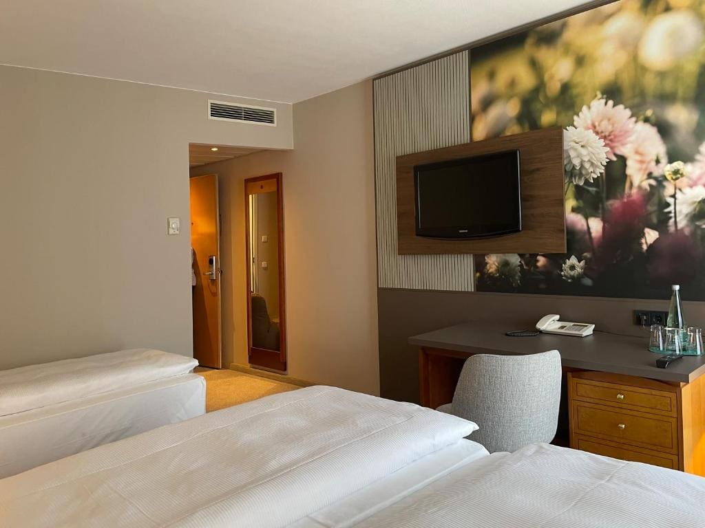 Standard Double Room For Up to Three Guests room - Image 3