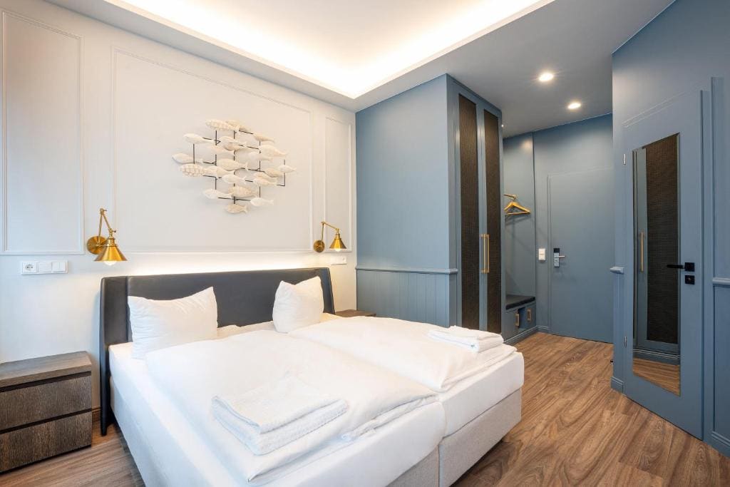Double Room with Balcony room - Image 3