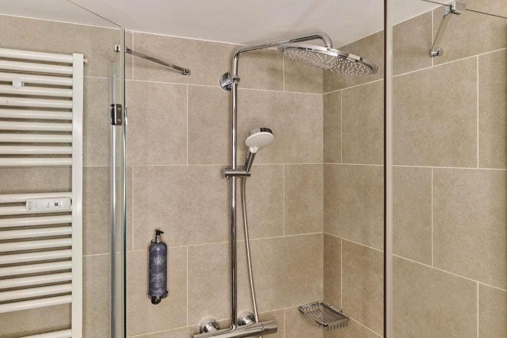 Twin Room - Disability Access room - Image 3