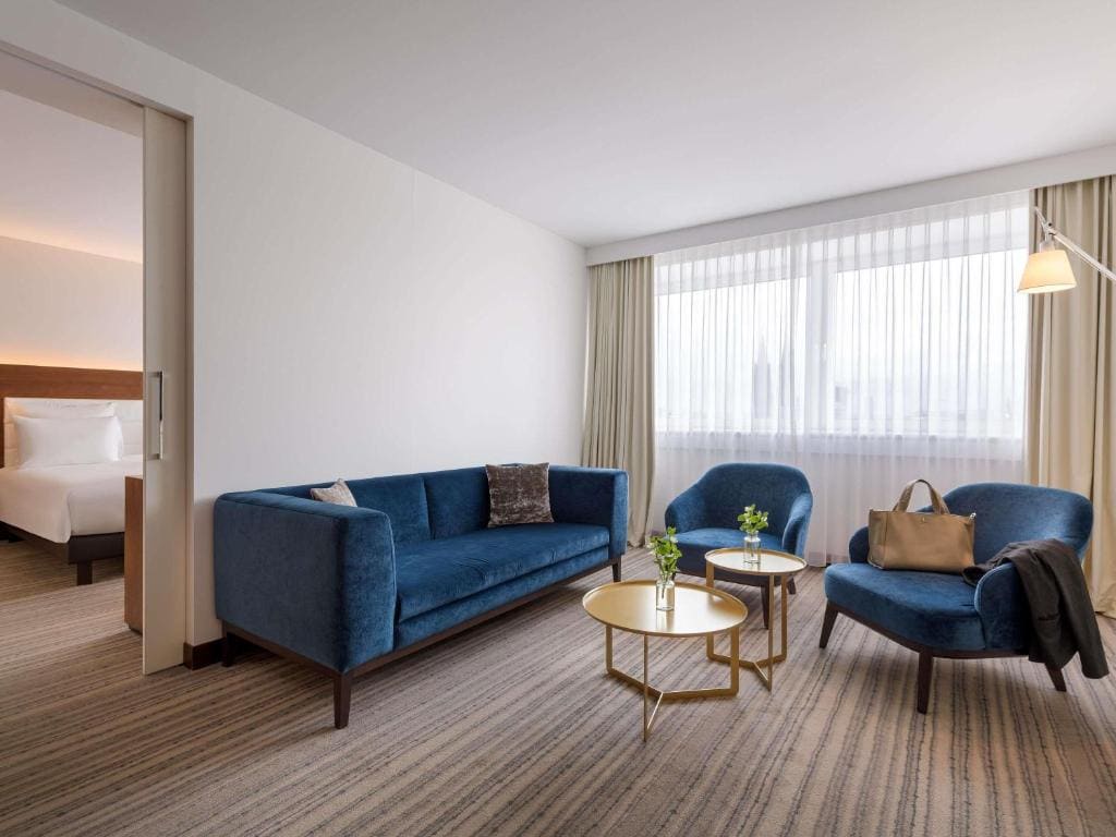 Deluxe King Suite room - Image 3