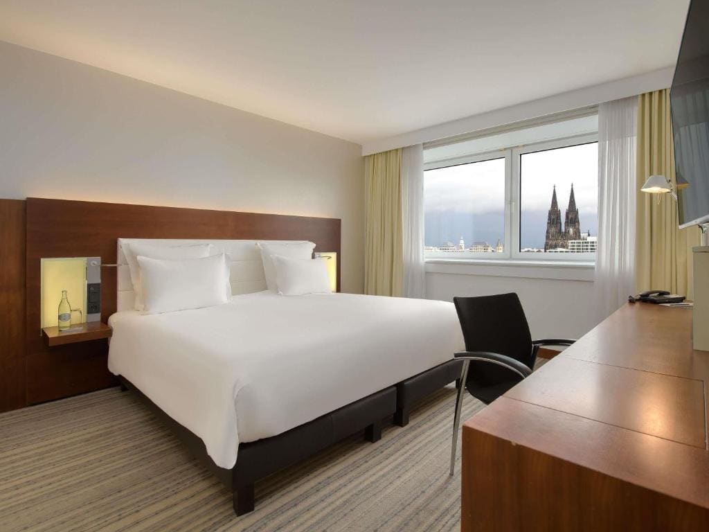 Deluxe King Suite room - Image 2