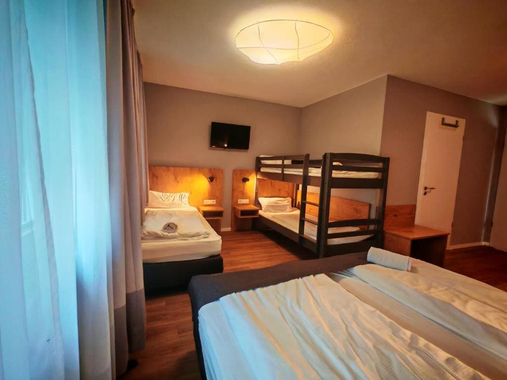 Family Room room - Image 1
