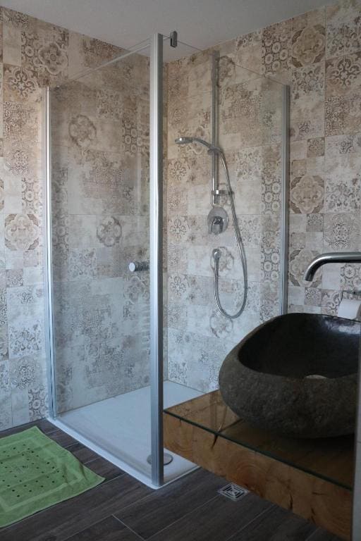 Double Room with Private Bathroom room - Image 1