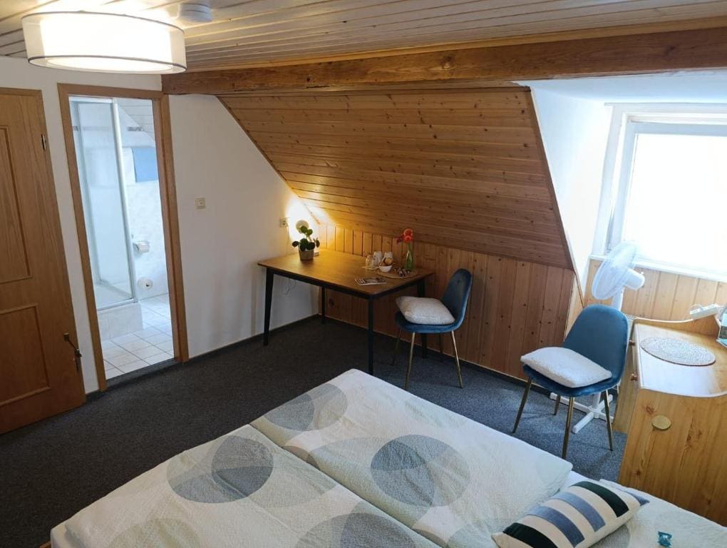 Economy Double Room room - Image 2