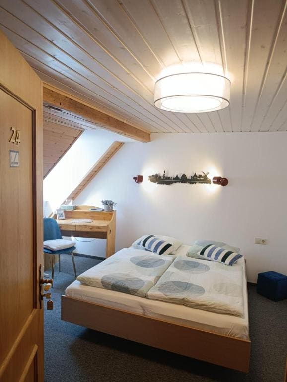 Economy Double Room room - Image 1