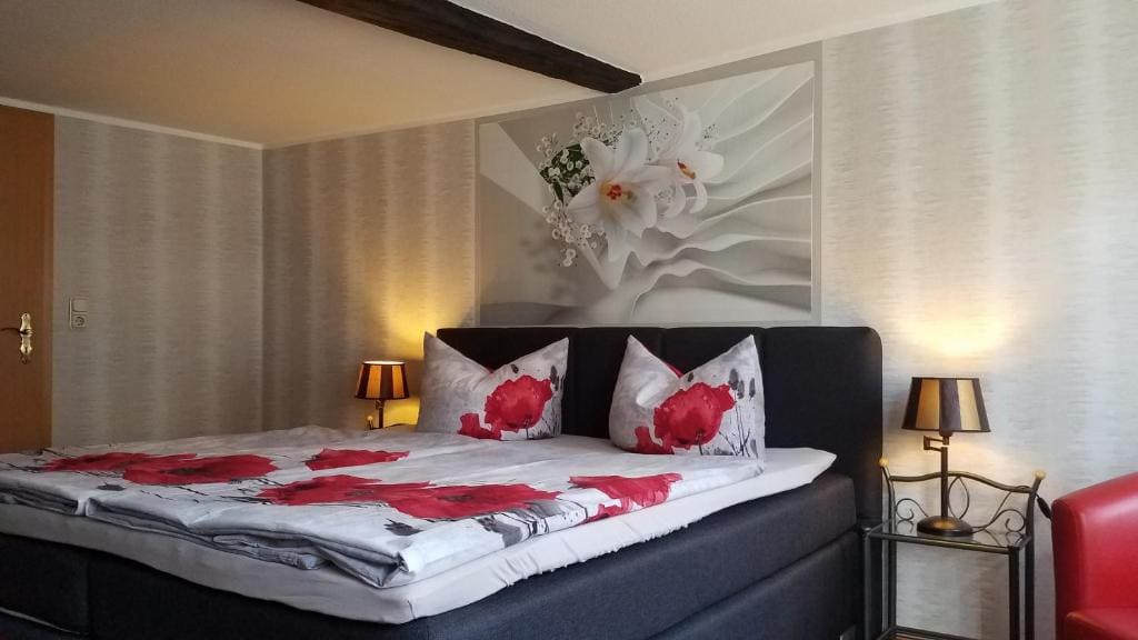 Double Room with Private Bathroom room - Image 3