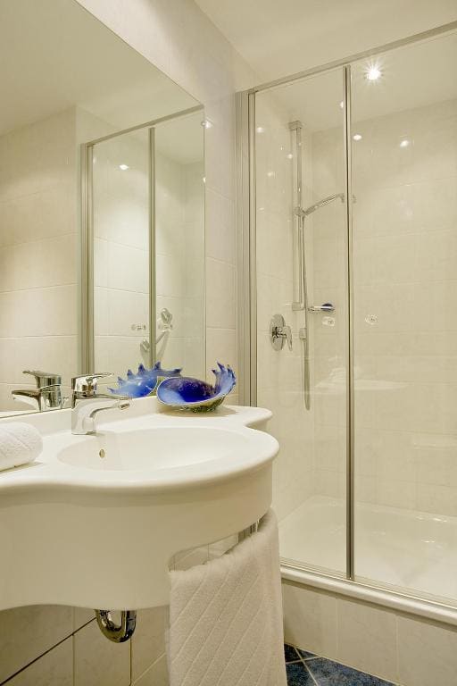 Comfort Double Room with Garden View room - Image 1