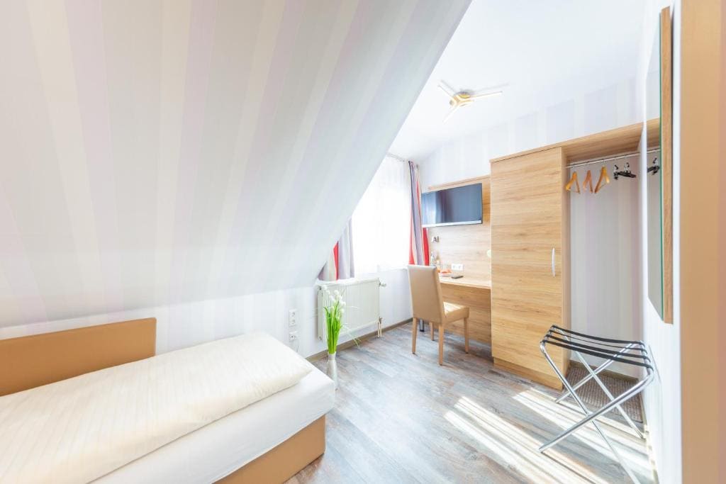 Twin Room room - Image 2