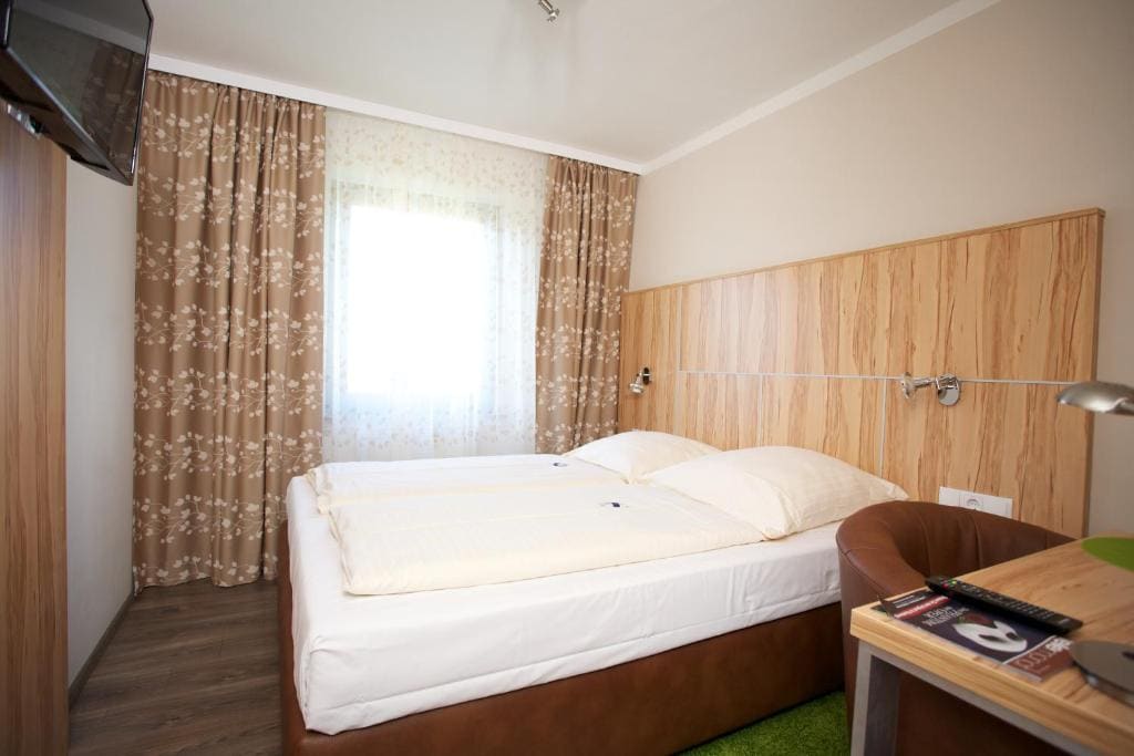Standard Double Room room - Image 2