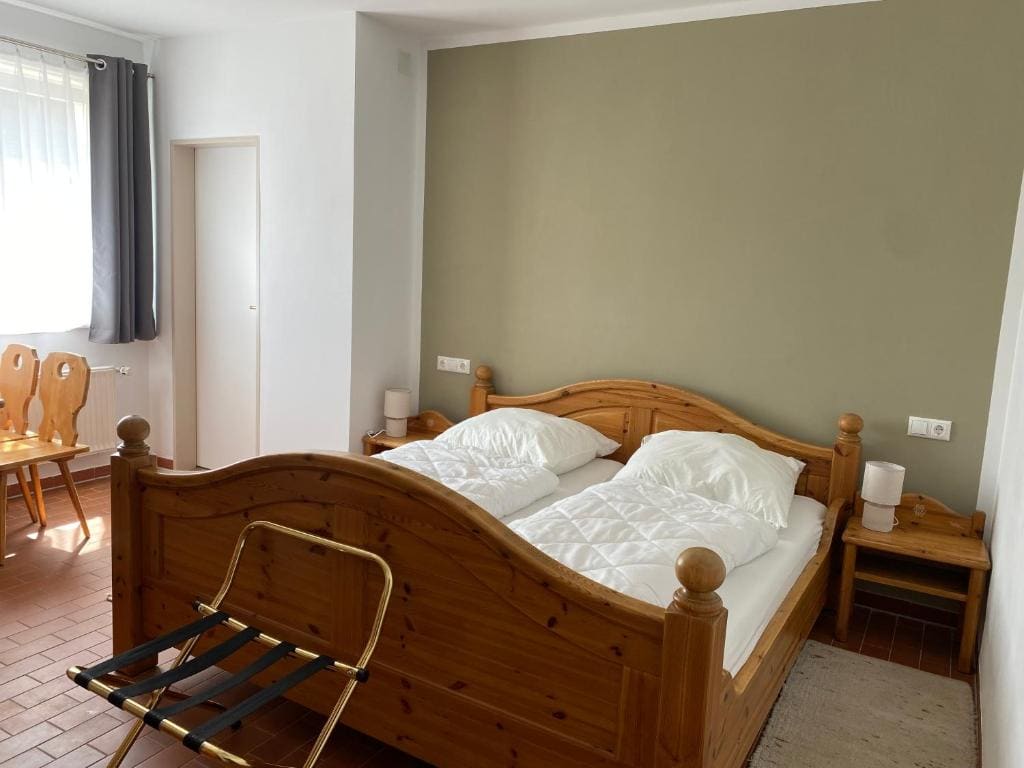 Family Room room - Image 1