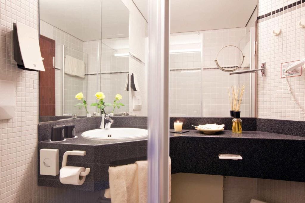 One-Bedroom Suite room - Image 2