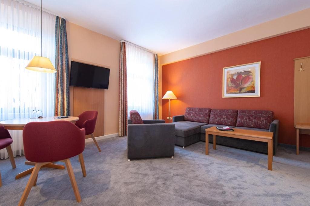 Two-Room Suite room - Image 2
