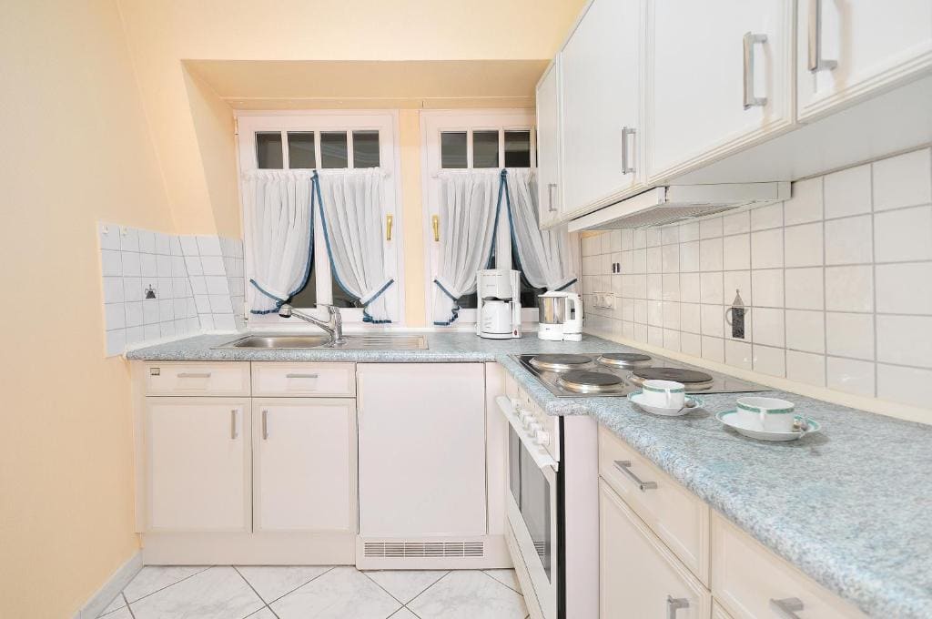 Apartment room - Image 1