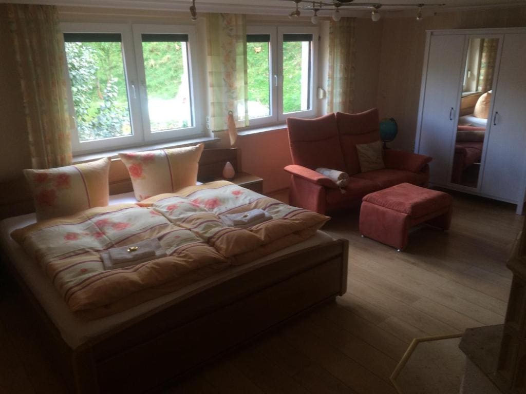 Deluxe Family Room room - Image 1