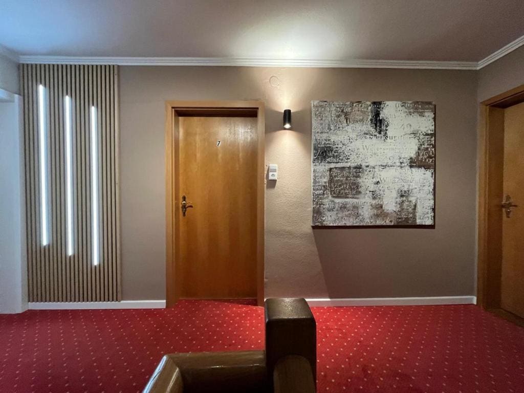 Double Room with external bathroom room - Image 1