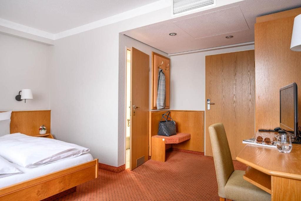 Small Double Room room - Image 1