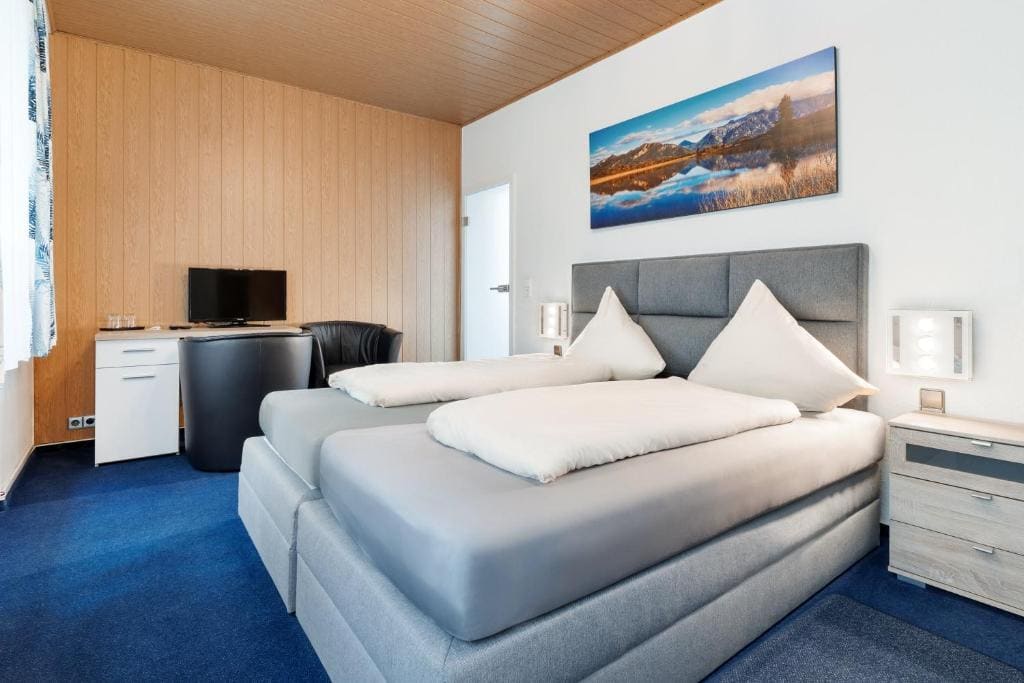 Double Room with Private Bathroom room - Image 2