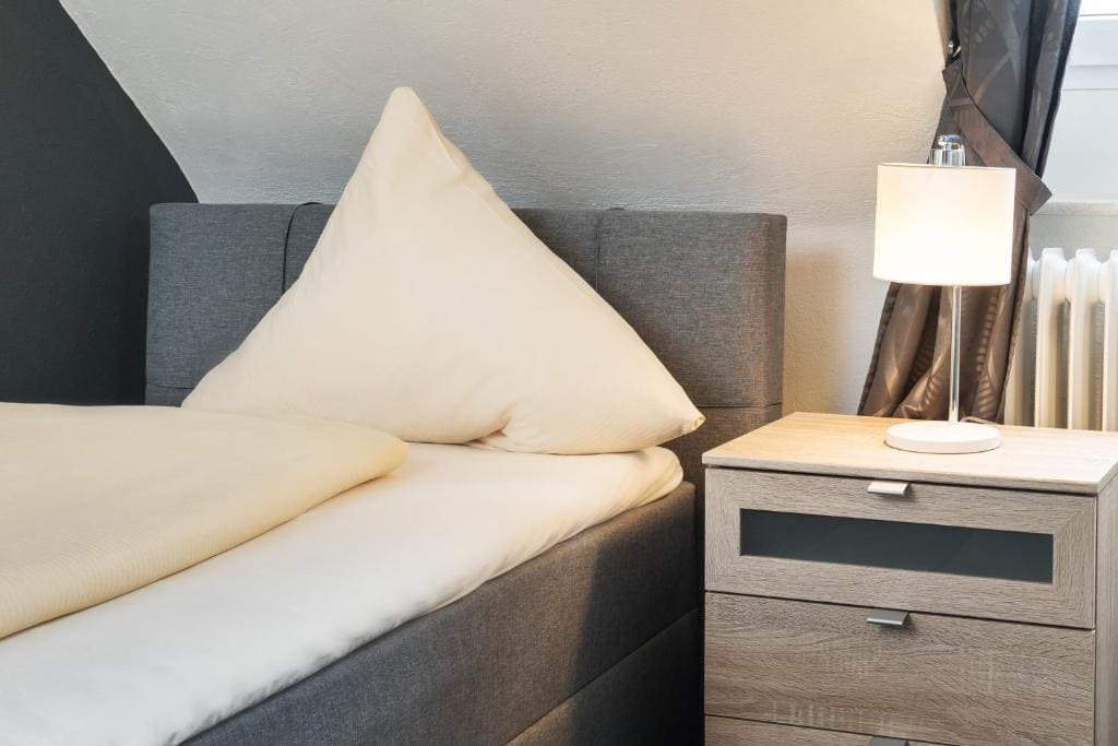 Triple Room with Shared Bathroom room - Image 2