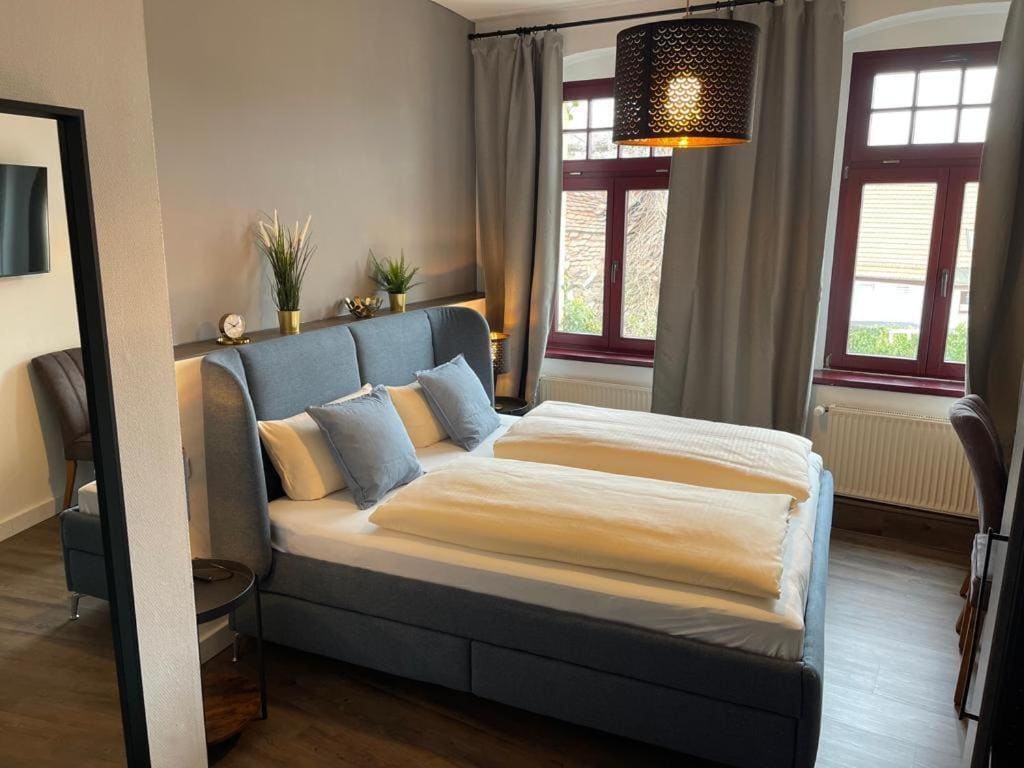 Small Double Room room - Image 1