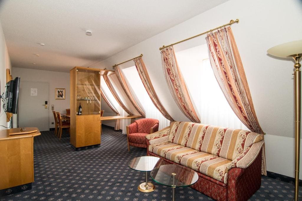 Suite with Balcony room - Image 2
