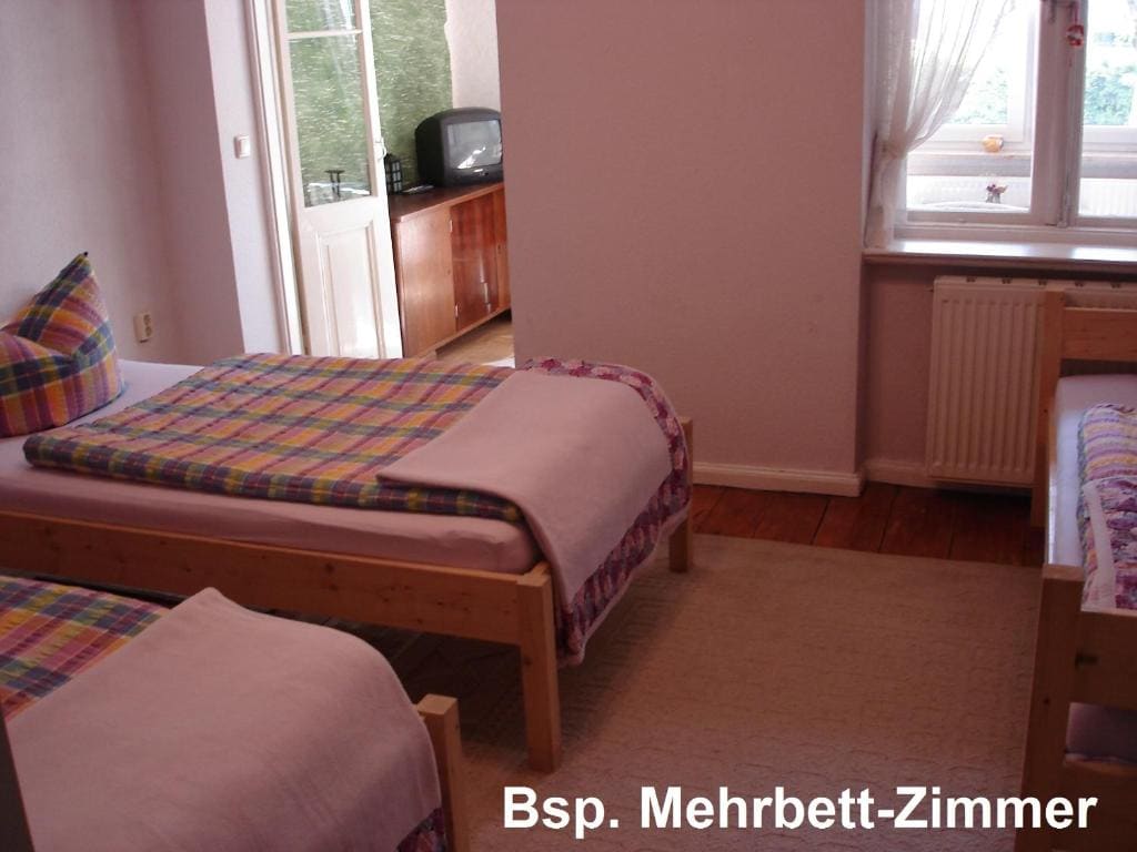 Quadruple Room with Shower room - Image 2