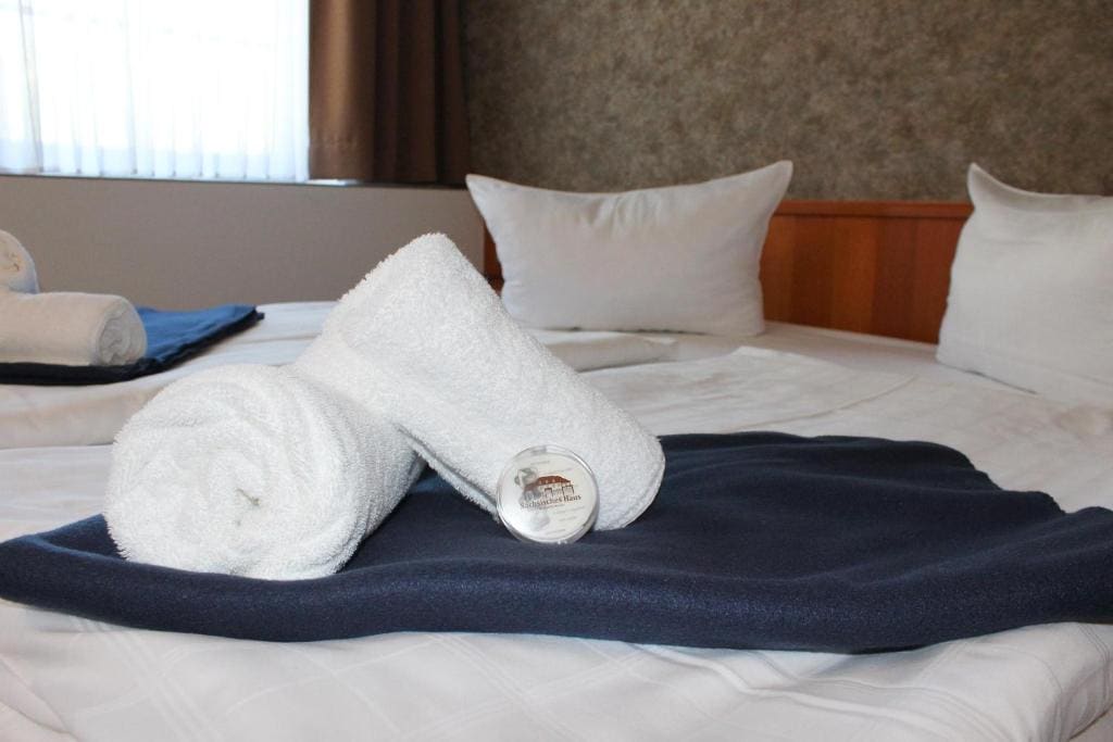 Comfort Double Room with Shower room - Image 2