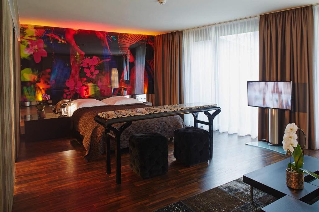 Suite room - Image 1