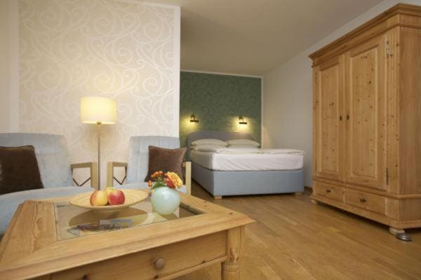 Double Room with Balcony room - Image 2