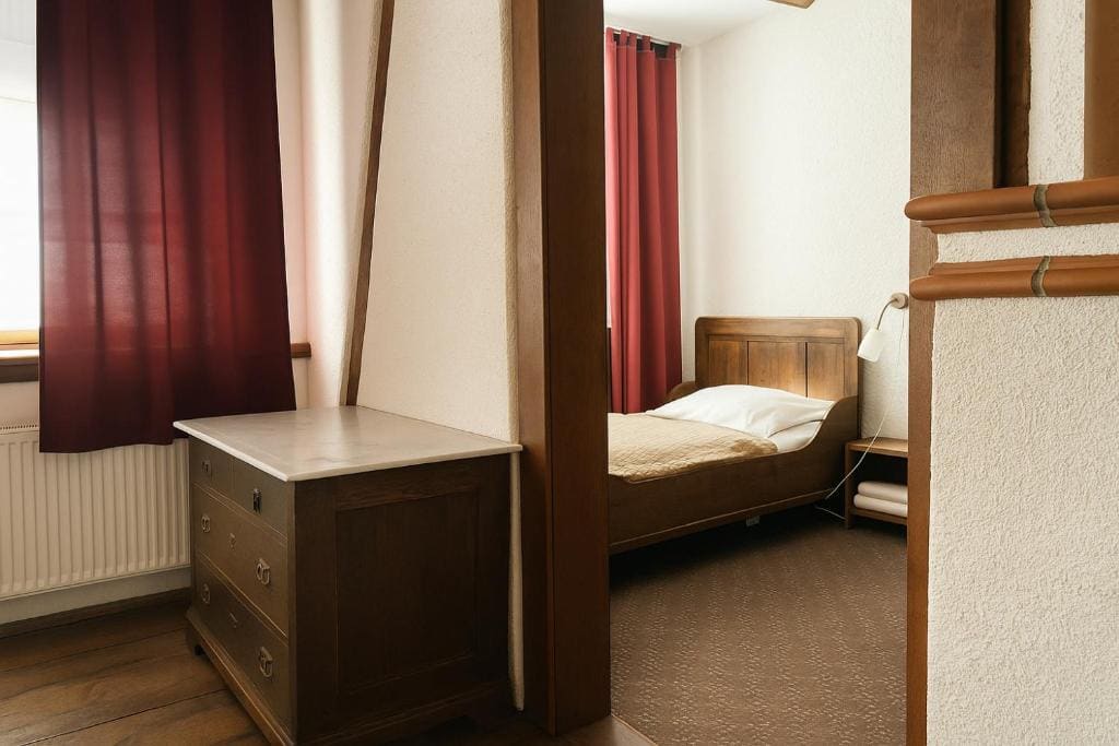 Standard Quadruple Room room - Image 1