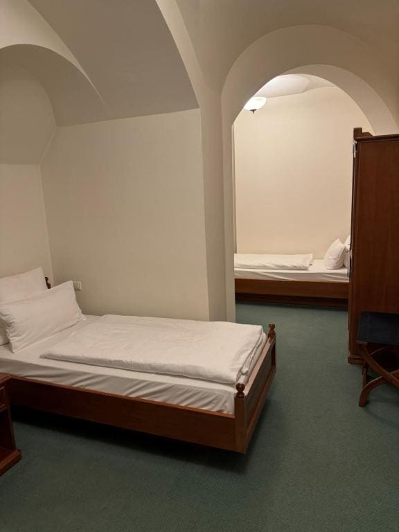 Standard Twin Room room - Image 1