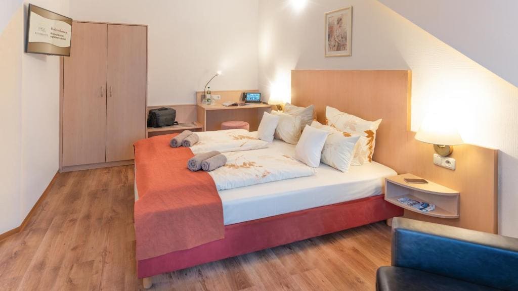 Large Double Room room - Image 3