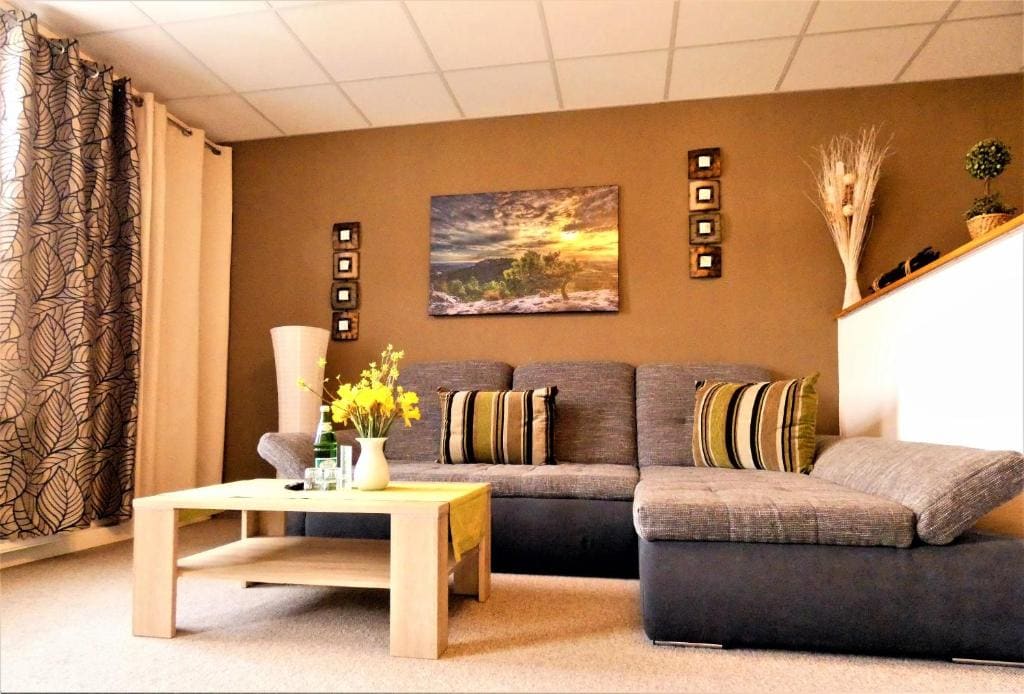 One-Bedroom Apartment room - Image 1