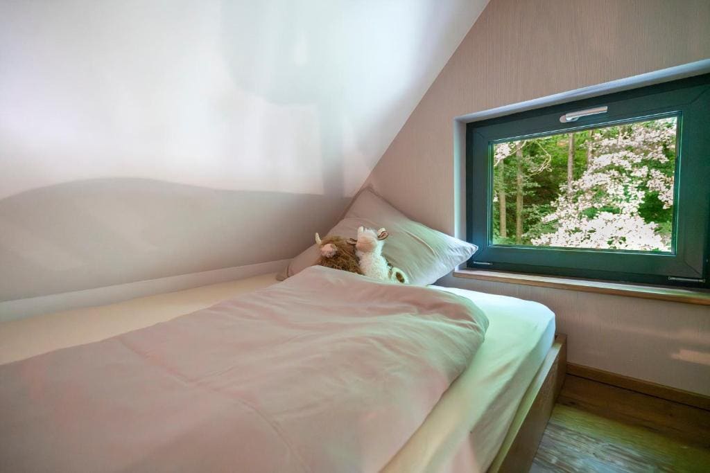 Family Room with Balcony room - Image 3