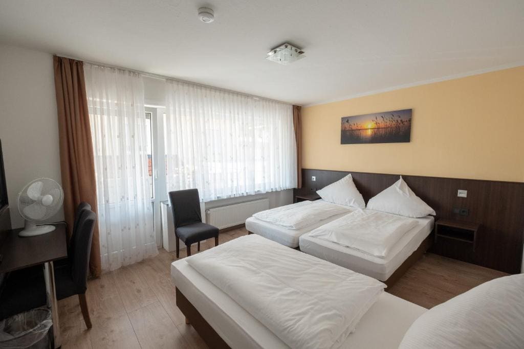 Triple Room with Shared Toilet room - Image 3