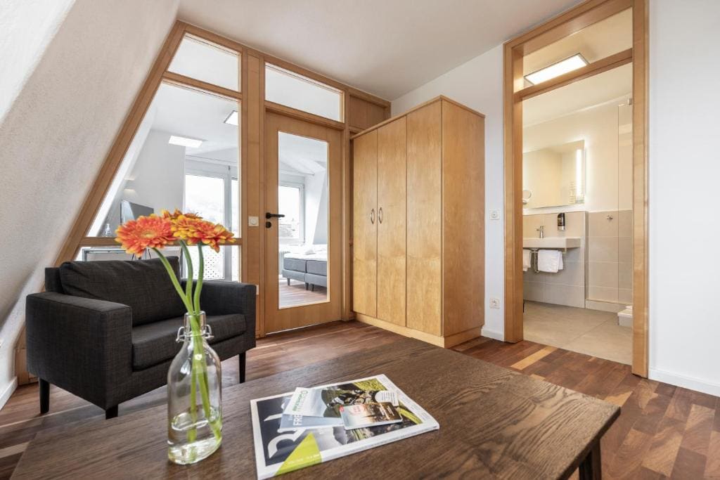 Junior Suite with Balcony room - Image 3