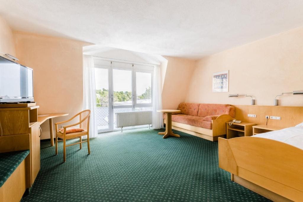 Standard Twin Room with Mountain View room - Image 2