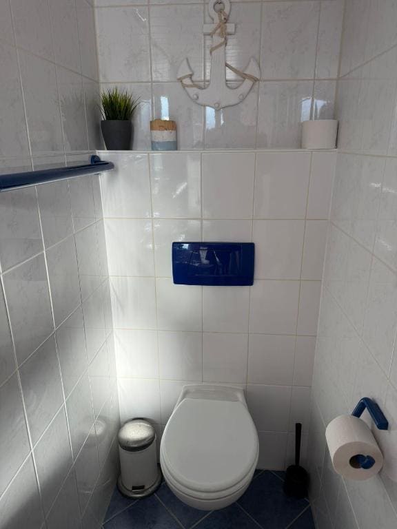 Single Room with Shower room - Image 2