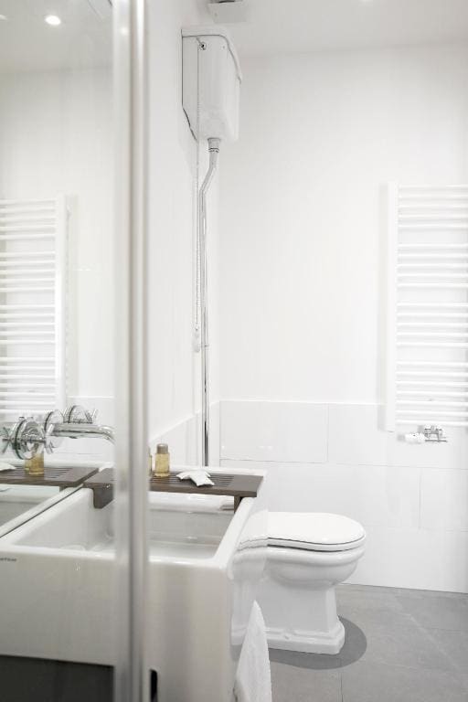 Small Deluxe Double Room room - Image 3