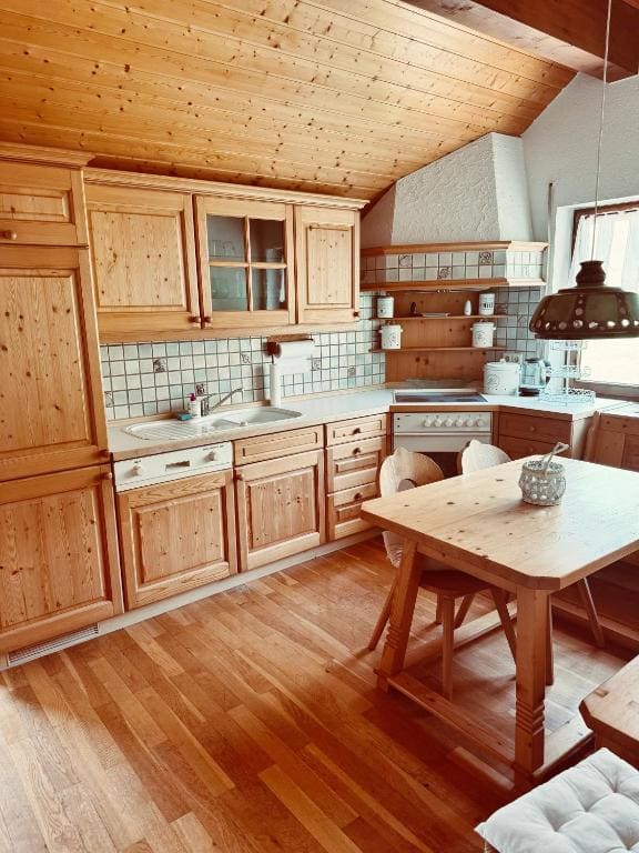 Apartment with Balcony room - Image 1